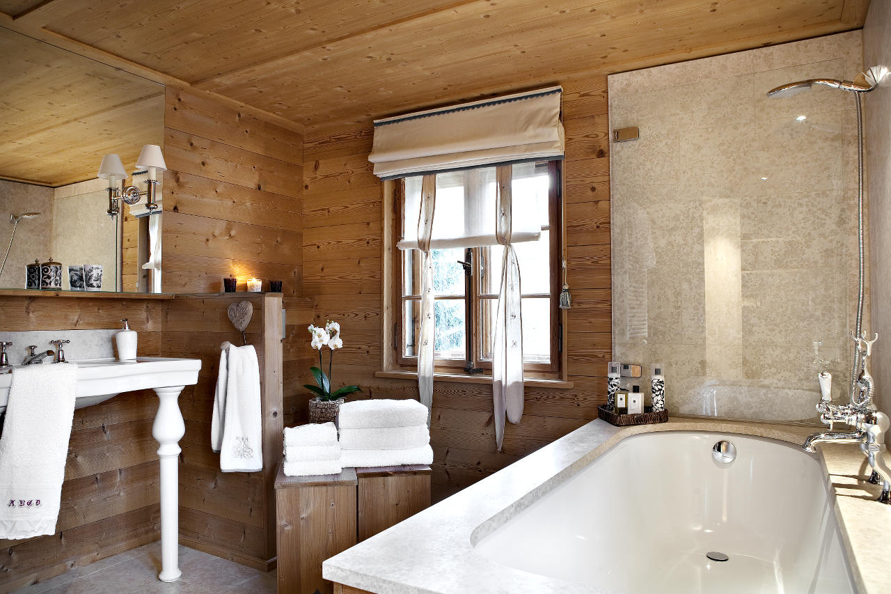 Bathroom in Chalet Bear, Klosters
