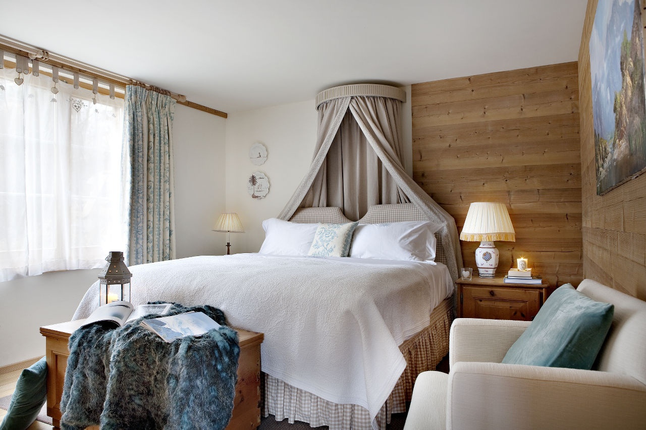 Double bedroom in Chalet Bear, Klosters
