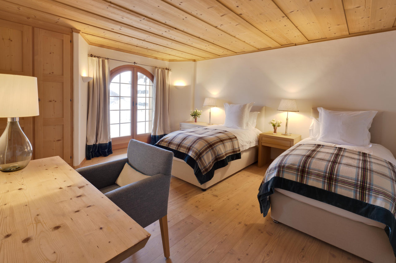 Twin bedroom in Chalet Chimera, Klosters