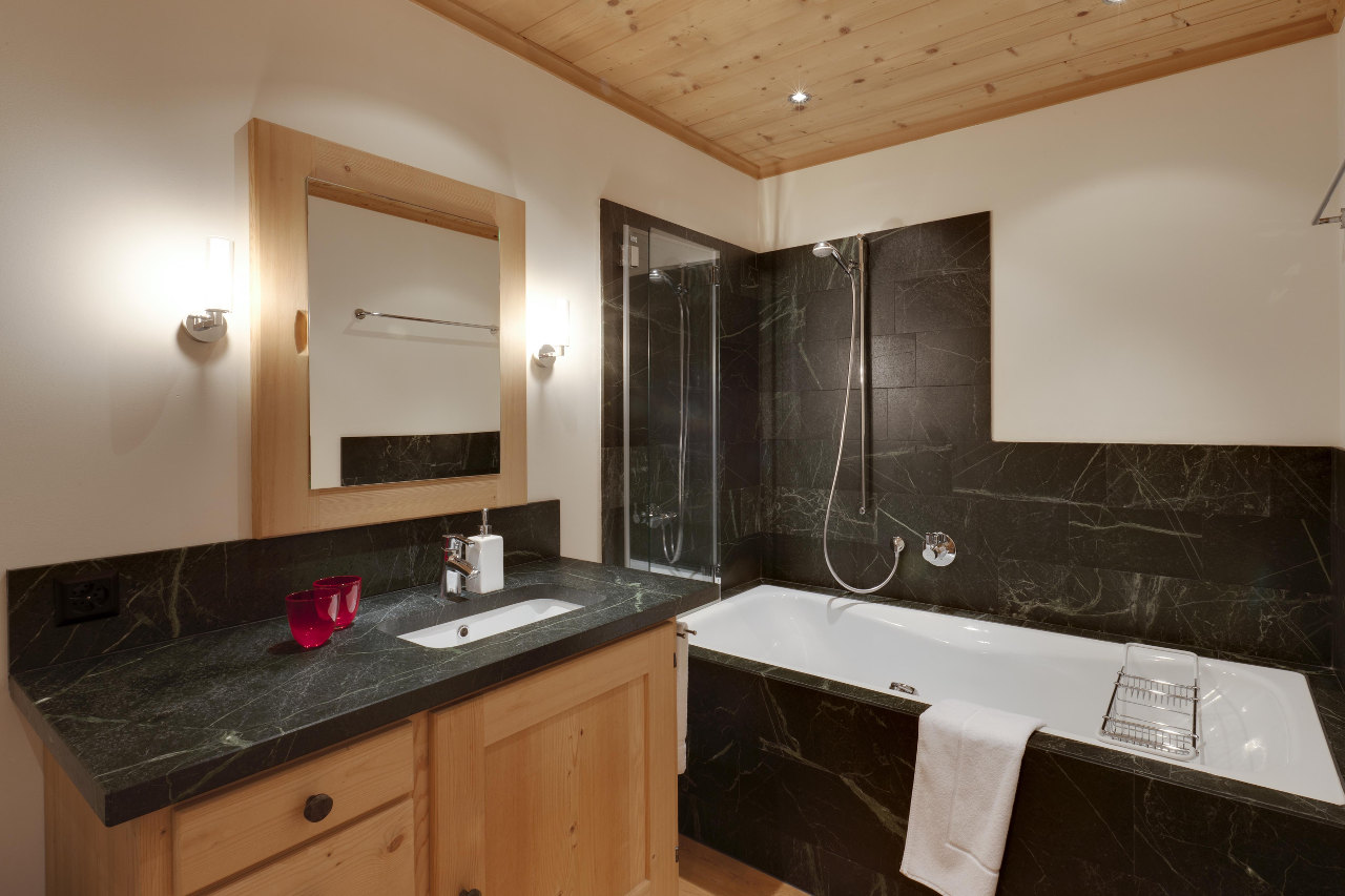 Bathroom in Chalet Chimera, Klosters