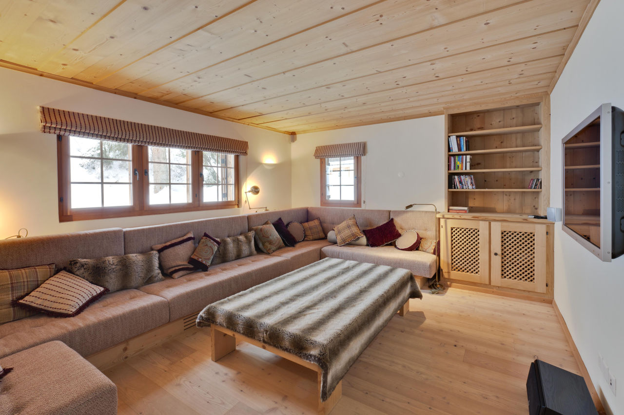 TV room in Chalet Chimera, Klosters