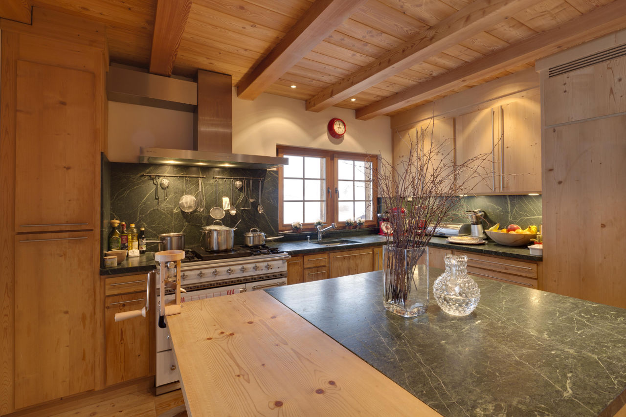 Kitchen in Chalet Chimera, Klosters