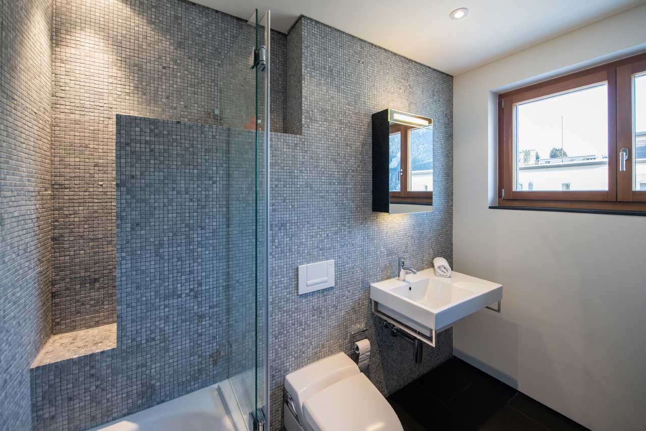 Bathroom in Penthouse Flora, Davos