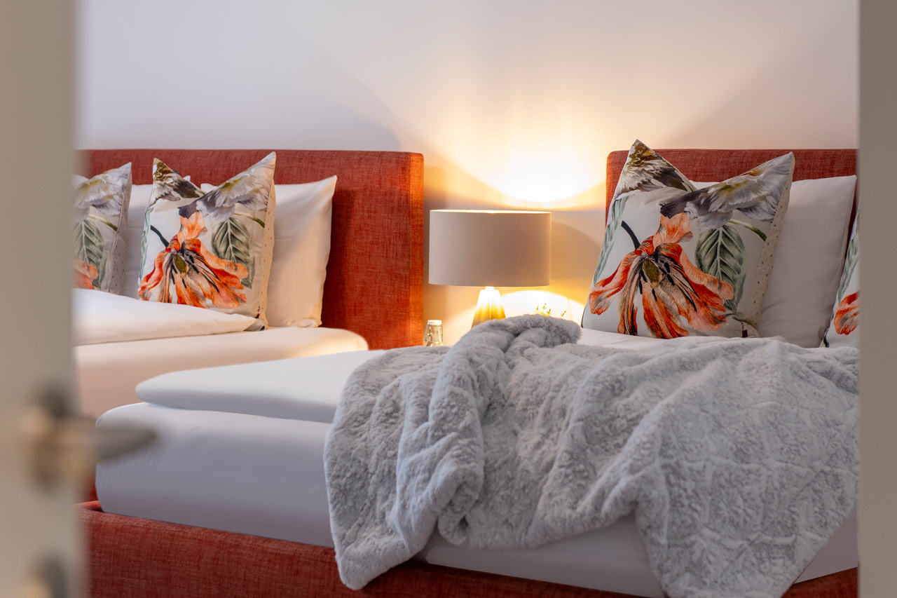Twin beds at Chalet Seehorn in Davos