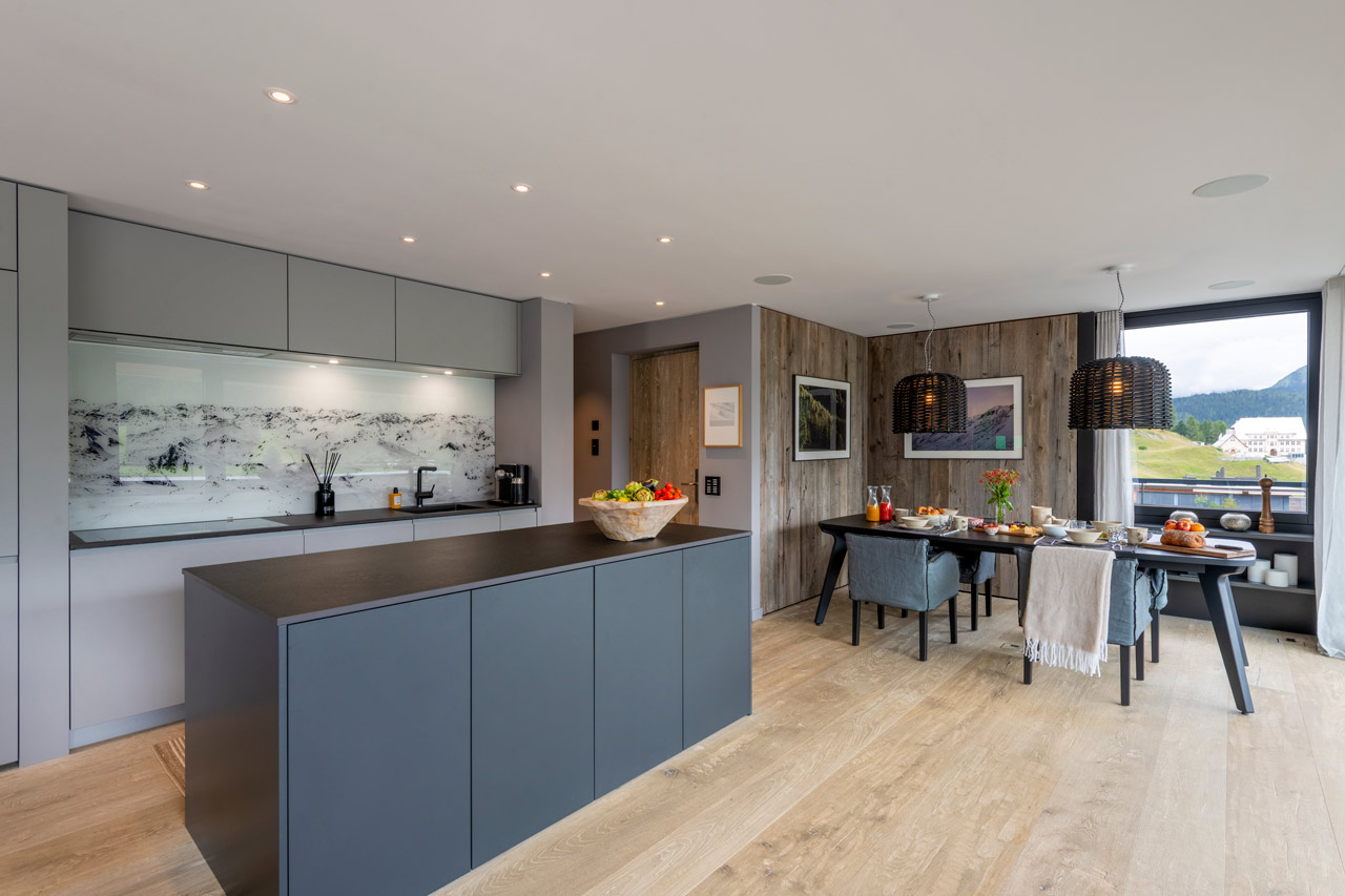 Kitchen and dining area at Penthouse Attica in Davos